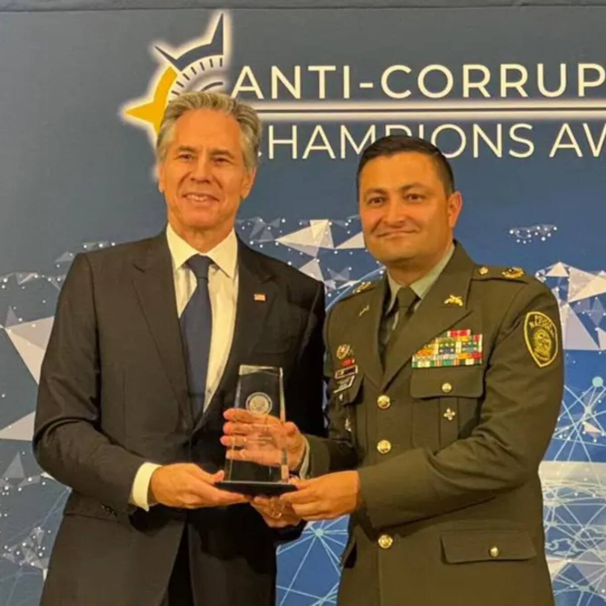 Coronel que investigó la UNGRD advierte riesgos a su vida tras terminación de comisión en EE.UU.