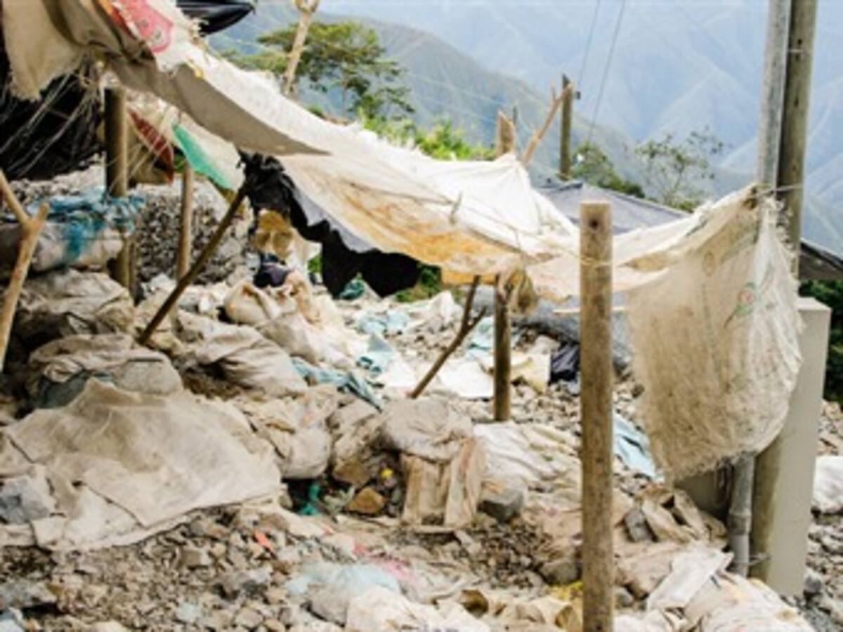 Continúa el desalojo de mineros en Buriticá