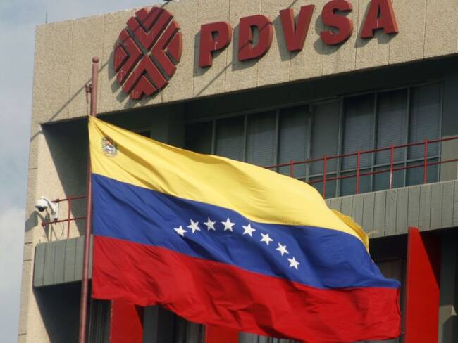 Principal petrolera rusa en Venezuela congela contratos con PDVSA