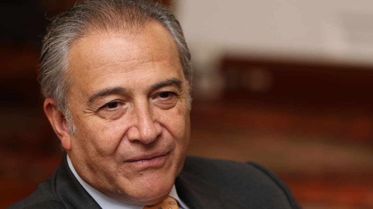 “El libro está inspirado en mi propósito de rendirle tributo a la policía”