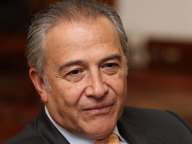 “El libro está inspirado en mi propósito de rendirle tributo a la policía”