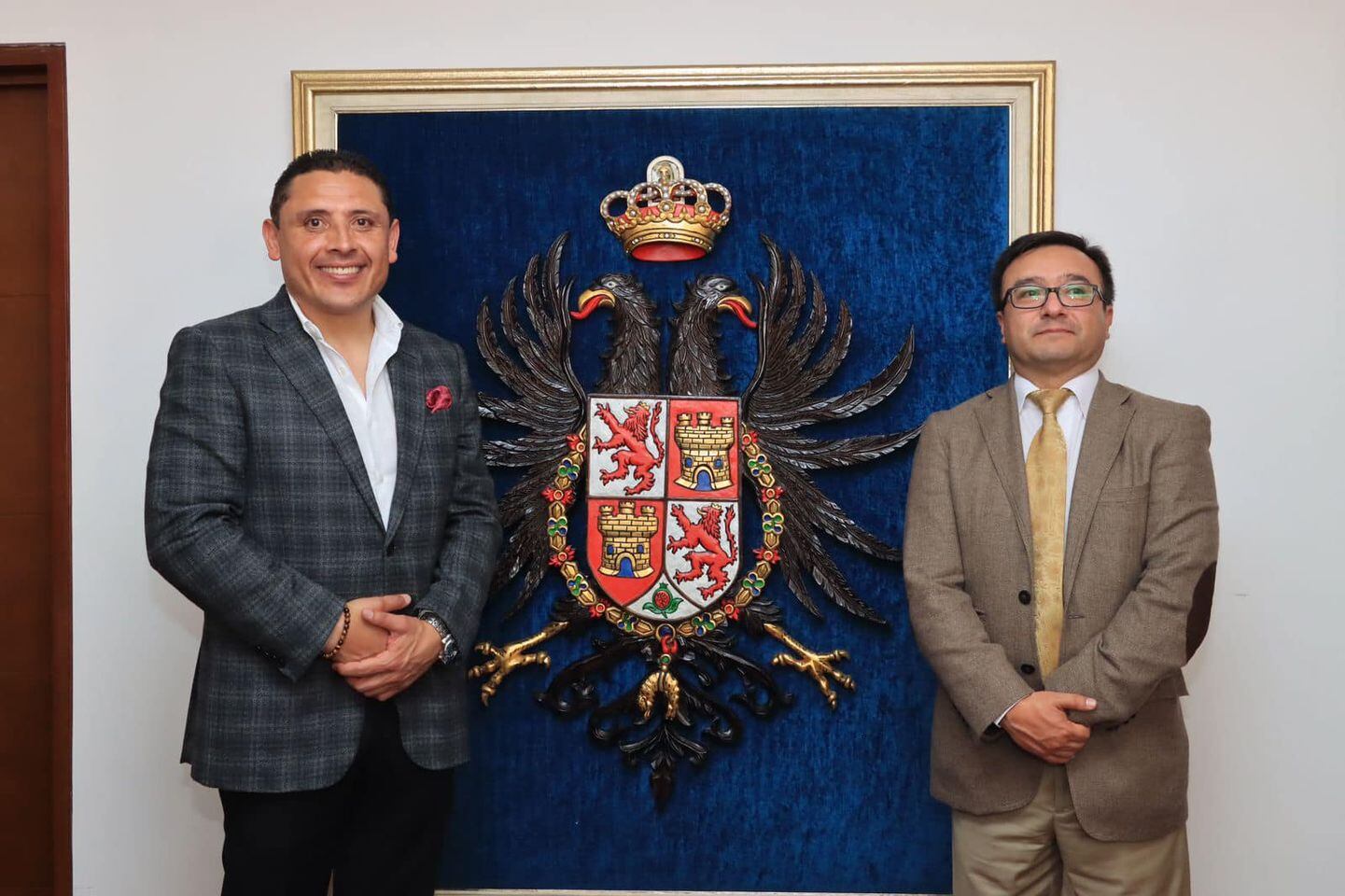 el Magister Javier Emigdio Parra Arias, como el rector del Colegio de Boyacá.