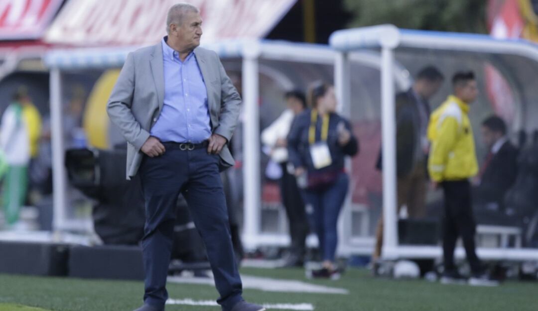 Eduardo Lara durante su paso al frente del Envigado.