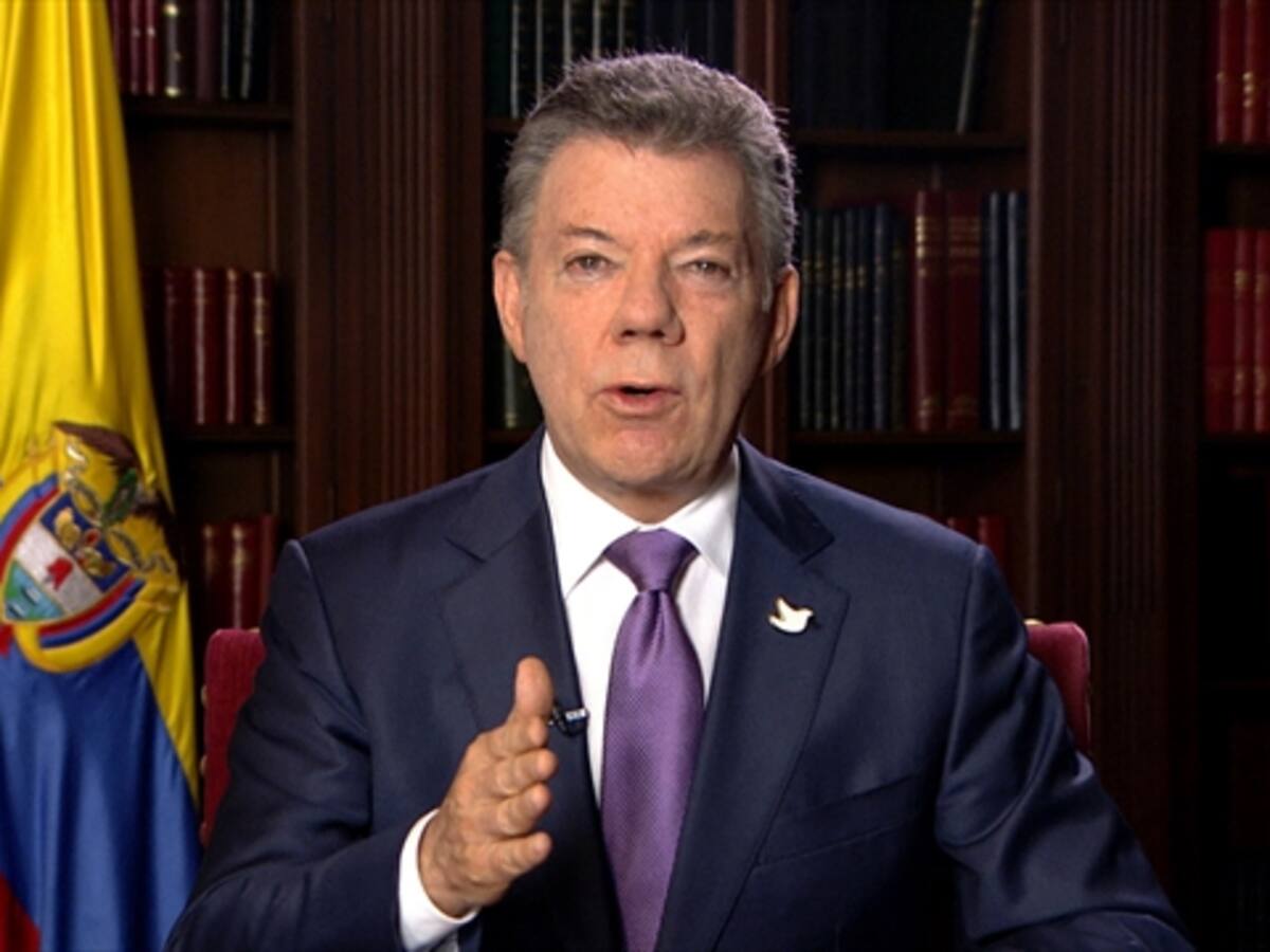 Presidente Santos celebra liberación de Daniela Mora