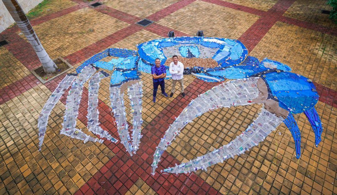 El artista magangueleño Eduardo Butrón y su equipo de trabajo llevaron a cabo esta obra de arte en la sede de la Gobernación en Turbaco