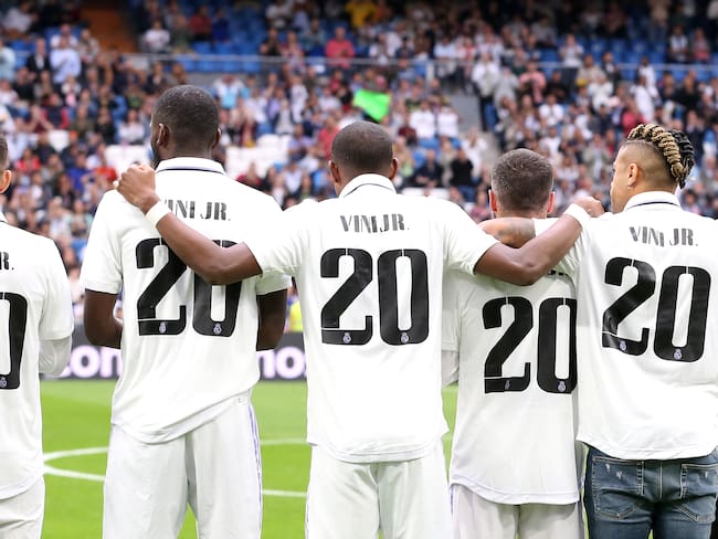 Homenaje a de los jugadores del Real Madrid a Vinicius Jr. (Photo by Florencia Tan Jun/Getty Images)