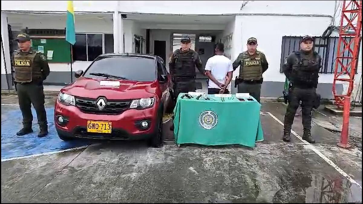 Por evitar un procedimiento judicial un grupo de personas atacaron a policías en Caldas.