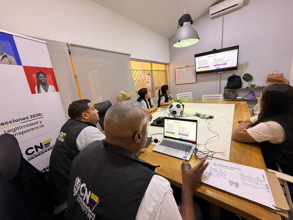 CNE capacita a la fuerza pública en Bolívar sobre plataforma Comitium para transparencia electoral