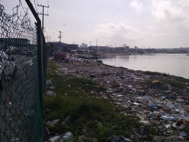 Los comerciantes y quienes hacen uso de este espacio público se comprometieron a mantener el sector limpio