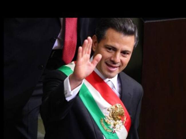 Peña Nieto felicita a Santos por su reelección