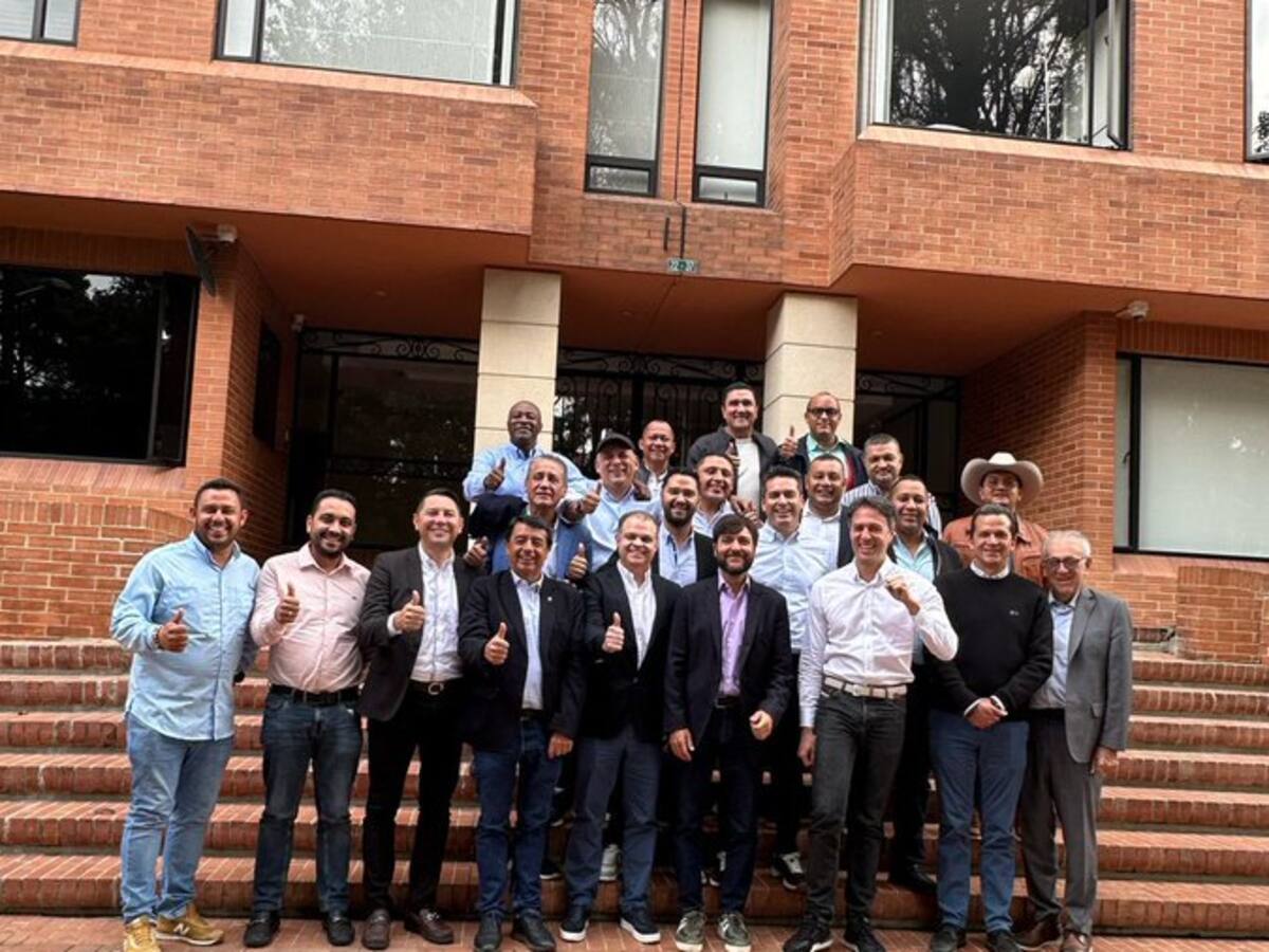 Exalcaldes crean “Propósito Colombia”