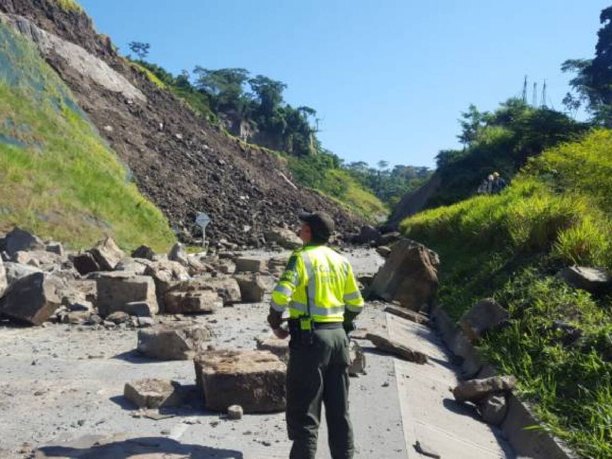 La vía sustitutiva a Barrancabermeja, fue construida en una falla geológica