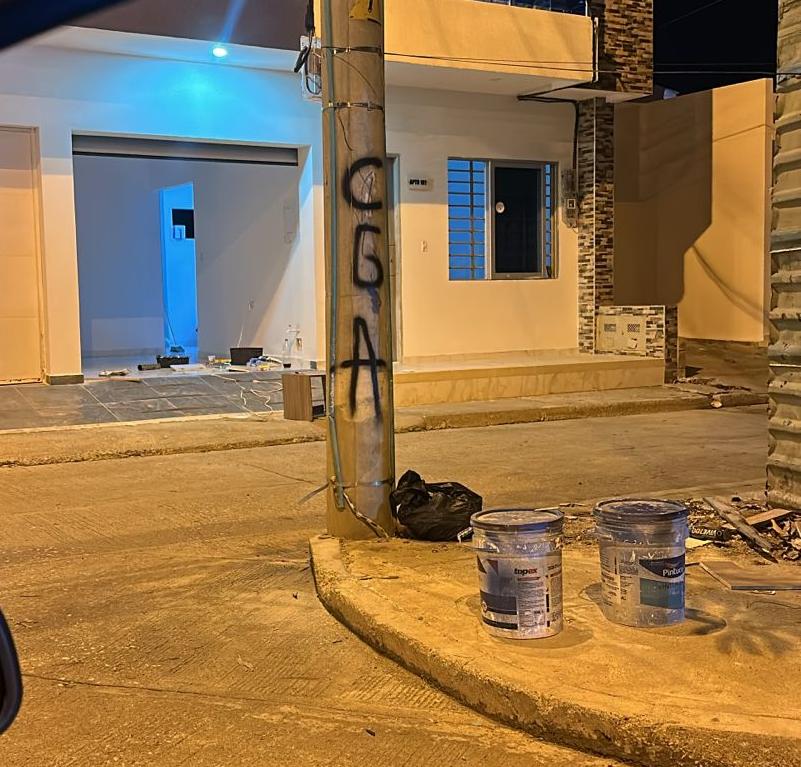 Investigan aparición de grafitis alusivos a las Autodefensas Gaitanistas de Colombia en Montería. Foto: suministrada a Caracol Radio.