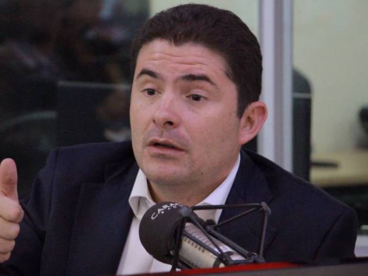 El presidente se muestra más liberal que de La U en el cambio de ministros: Henao