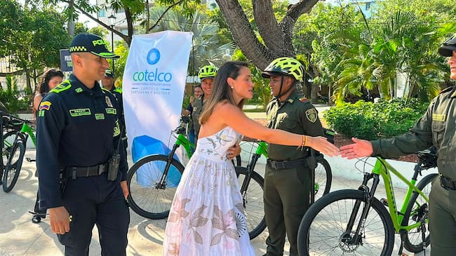 Policía y Cotelco Cartagena, restauran 10 bicicletas todo terreno, para el servicio de “guardianes del turismo”