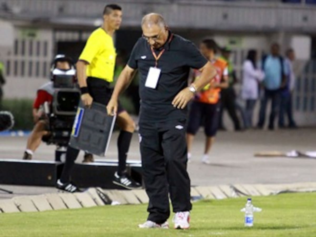 Sale 'Zurdo' López de la dirección técnica de Junior