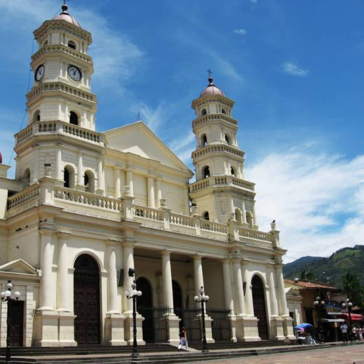 Envigado estudia instalar cámaras de fotodetección tras dos décadas de negarse a hacerlo
