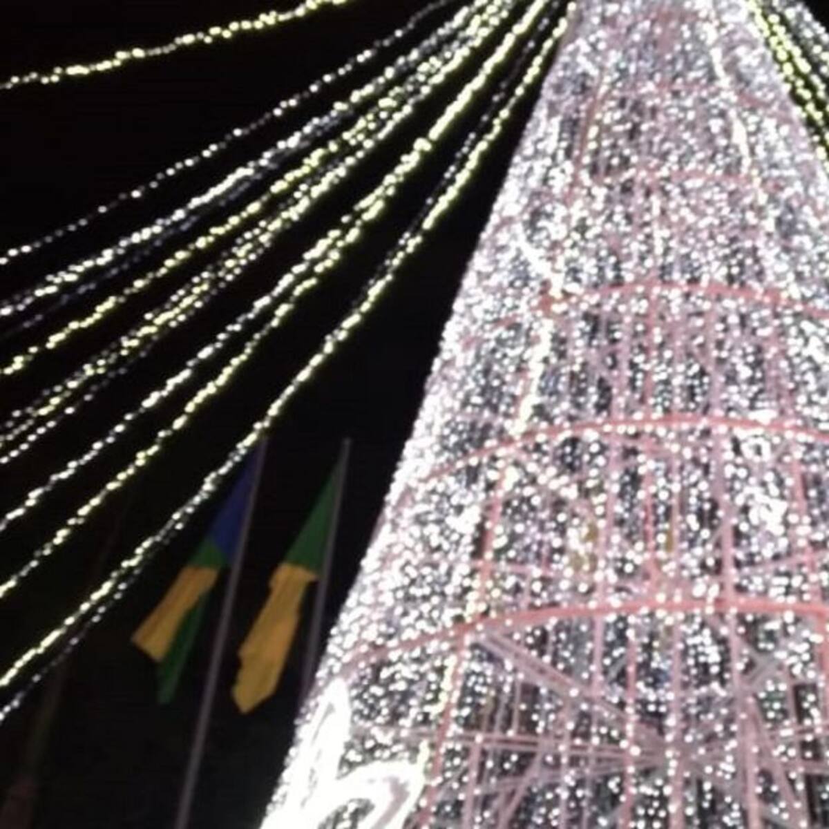 Armenia encendió alumbrado navideño con más de 12.000 luces