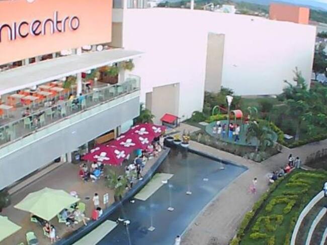 Girardot abre el primer centro comercial durante cuarentena