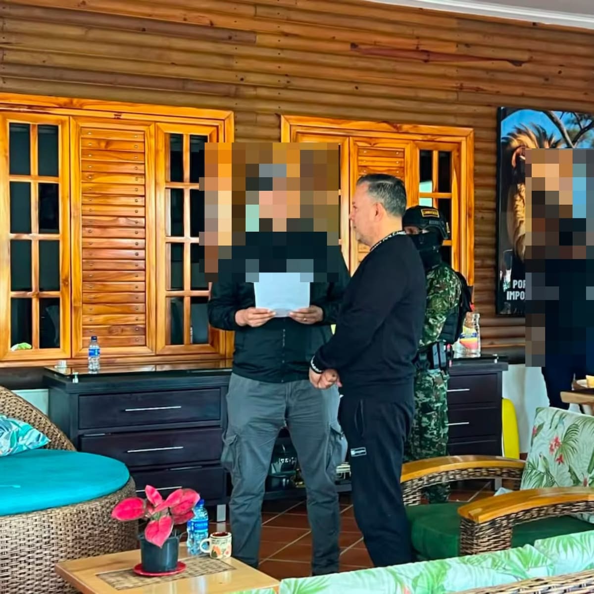 ATENCIÓN: trasladan a Bogotá a ‘Boni’, cabecilla de la Segunda Marquetalia capturado en Meta