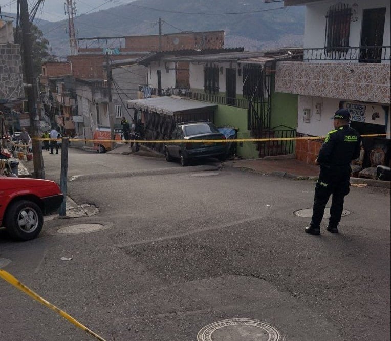Pese a que la Alcaldía de Medellín anunció un plan de choque con 80 policías en Manrique, aún no da resultados. Foto: cortesía.