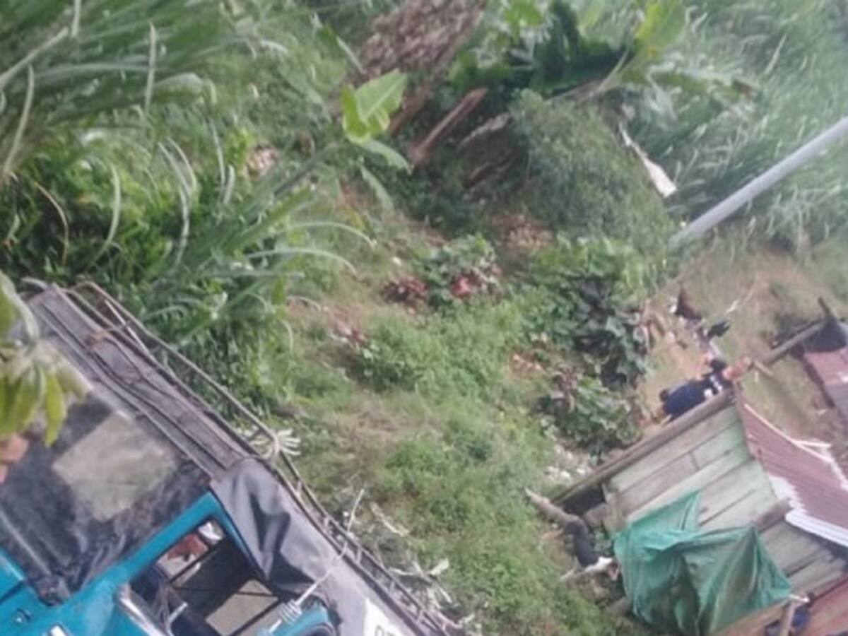 Un vehículo campero rodó por un abismo en Palocabildo, Tolima