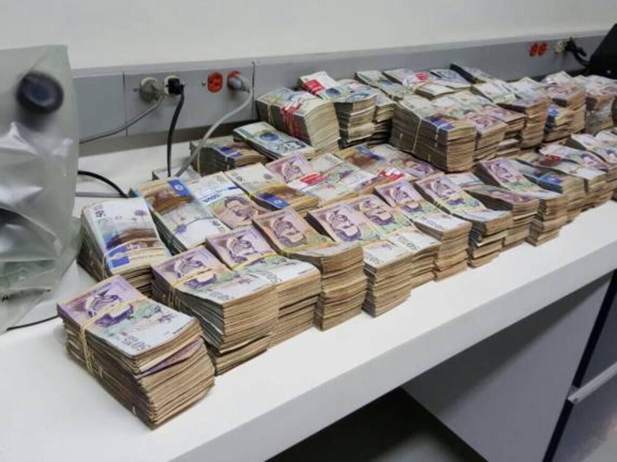 Incautan mil 600 millones de pesos del Clan Úsuga en Medellín