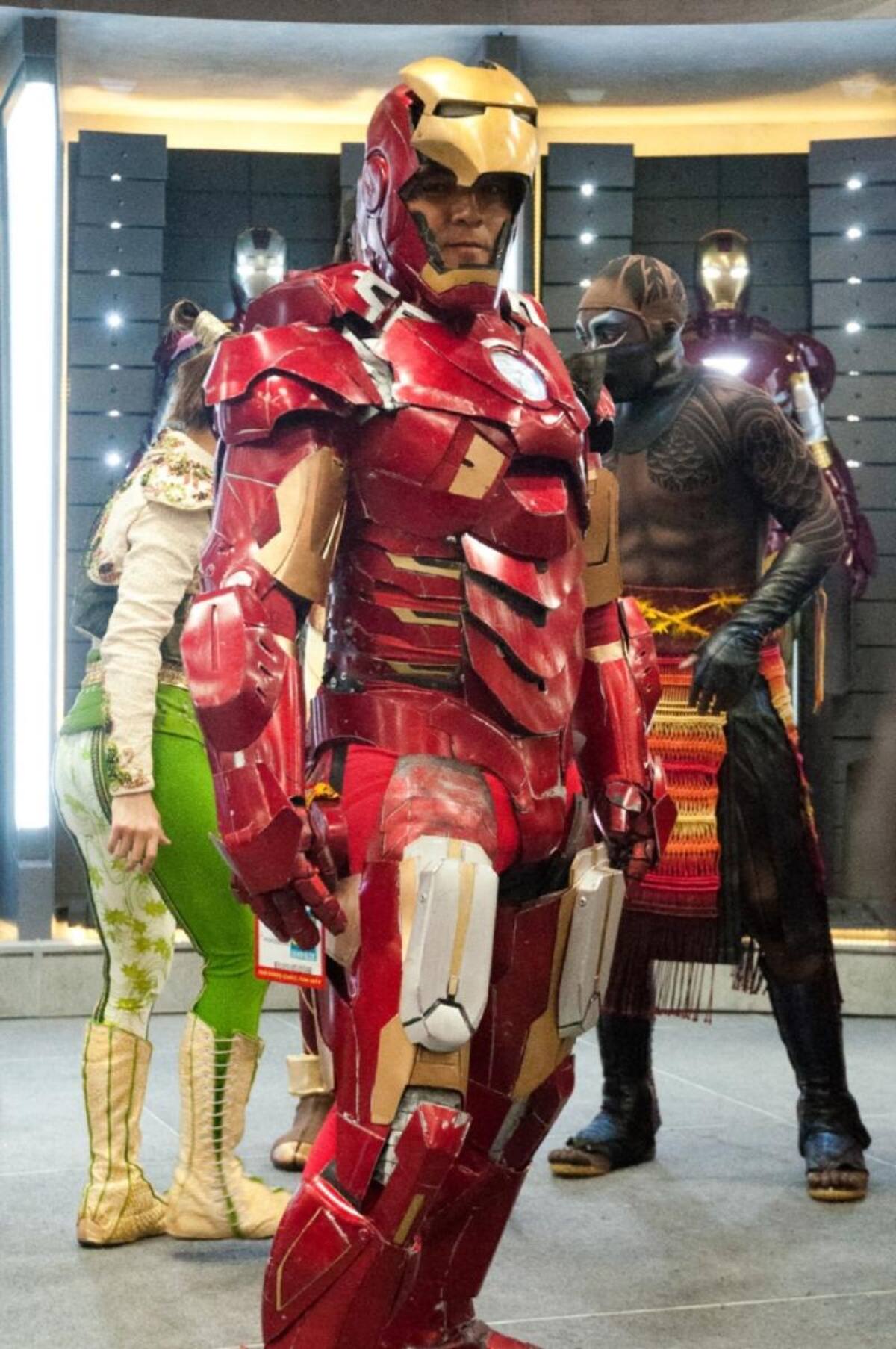 Hay hombres que no desaprovechan Halloween para disfrazarse de Iron Man