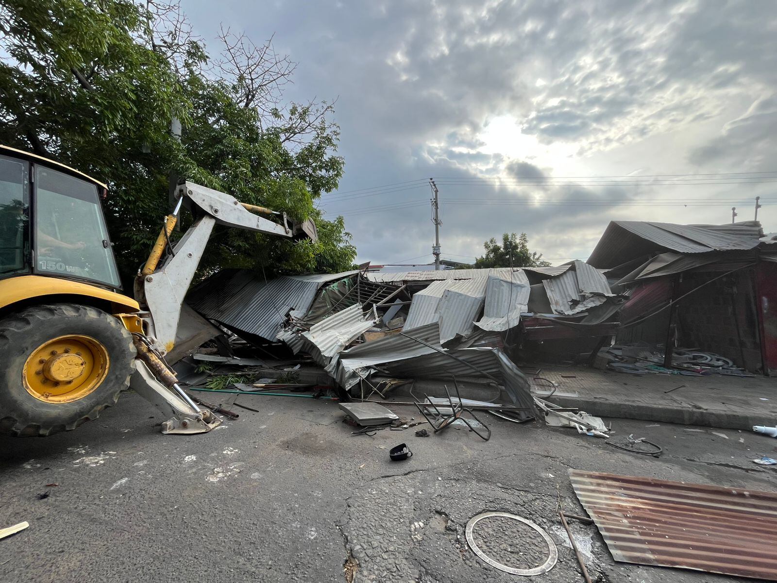 Alcaldía de Cúcuta en segunda fase de  demolición del “Triángulo de las Bermudas” en el centro de la ciudad. / Foto: Jenny Márquez.