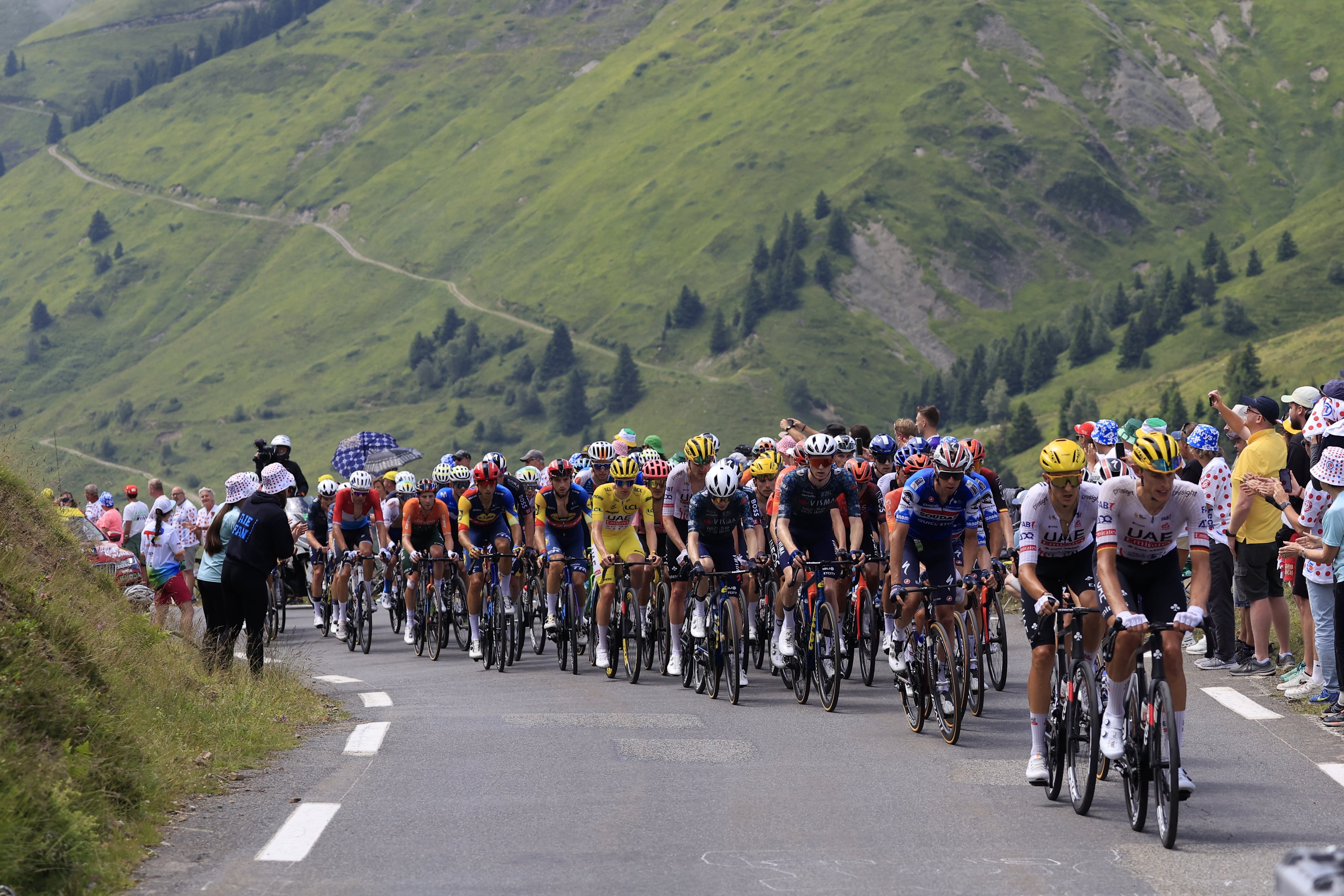 Saint-lary-soulan Pla D'adet (France), 13/07/2024.- Tour de Francia en la etapa reina. EFE/EPA/GUILLAUME HORCAJUELO