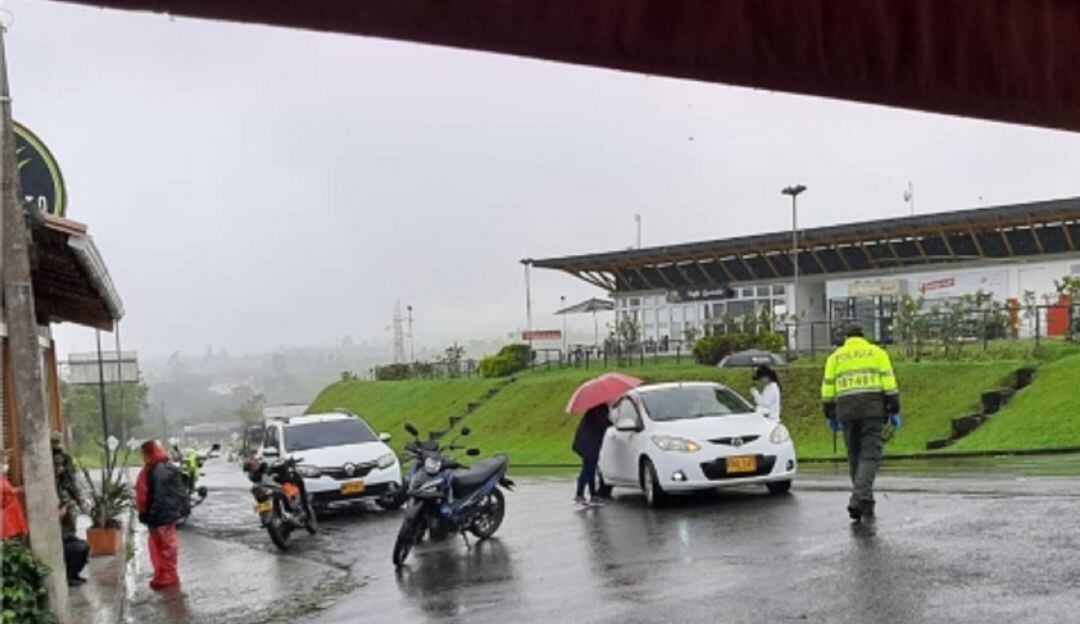 Controles en las vías del Quindío para hacer cumplir aislamiento obligatorio
