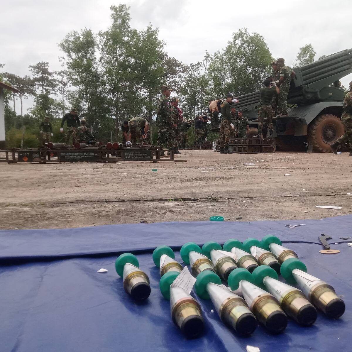 Camboya y Tailandia aceptan dialogar un cese al fuego pero mantienen ataques fronterizos