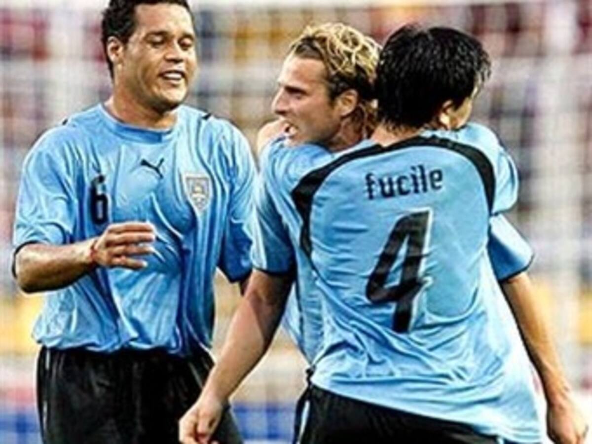 MUNDIAL/ Uruguay comenzó preparación con 16 de los 26 jugadores convocados