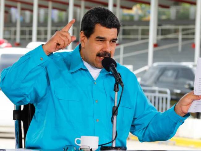 Standard & Poor´s rebajó calificación de deuda de Venezuela