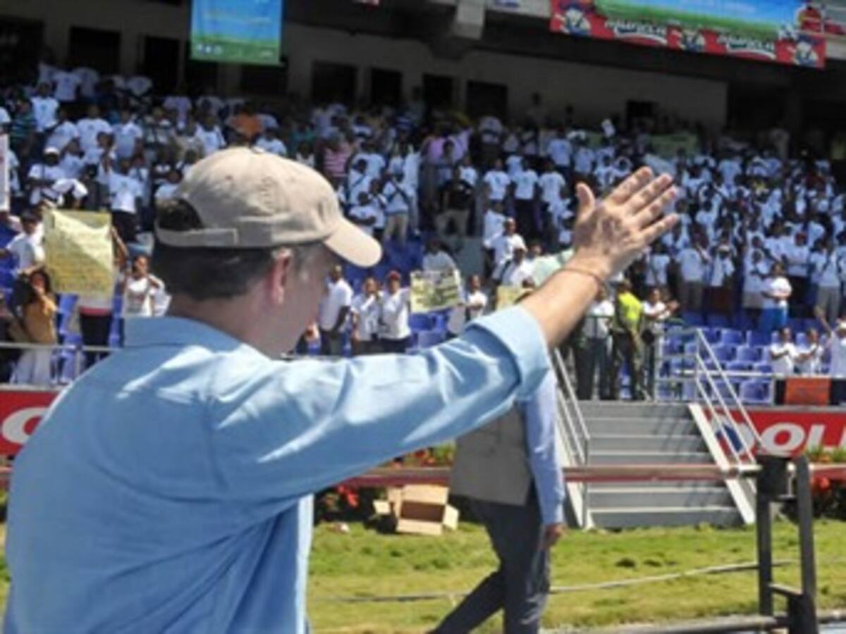 Santos anuncia la entrega este año de 130 mil hectáreas de tierra