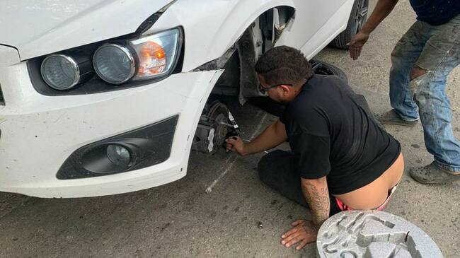 Según el dueño del automotor, realizó un alineación y balanceo, en el que al parecer fue mal intervenido por lo que sufrió un accidente en carreteras de Bolívar