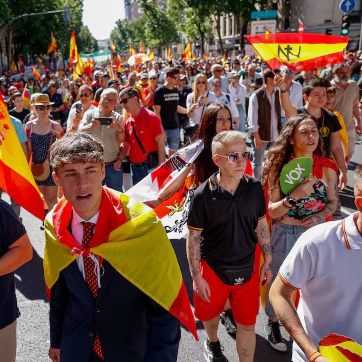 Miles de personas marcharon en Madrid para pedir la dimisión del presidente Pedro Sánchez