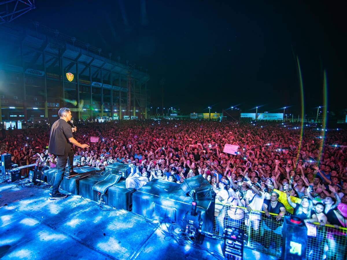 Jorge Celedón, histórico en Argentina y Paraguay, con más de 100 mil personas