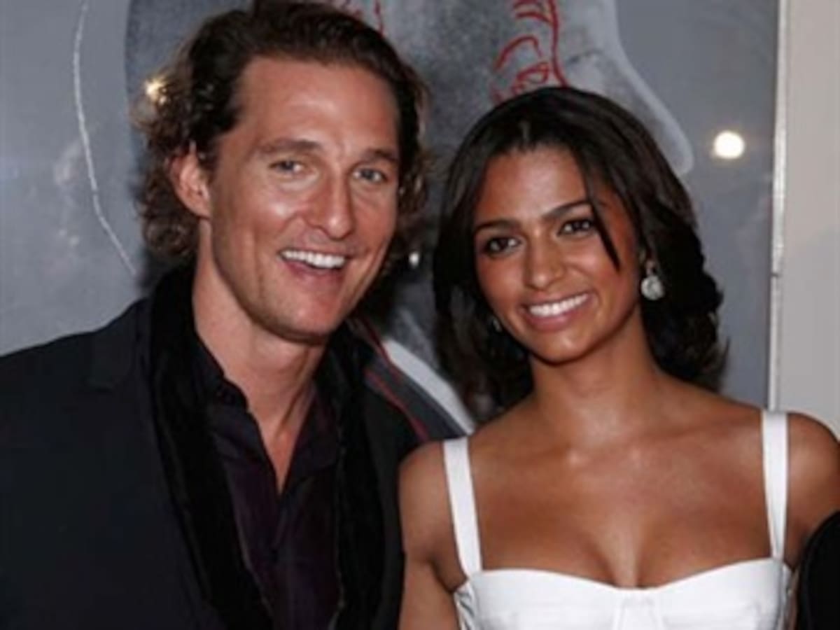 Actor Matthew McConaughey propone matrimonio a la brasileña Camila Alves