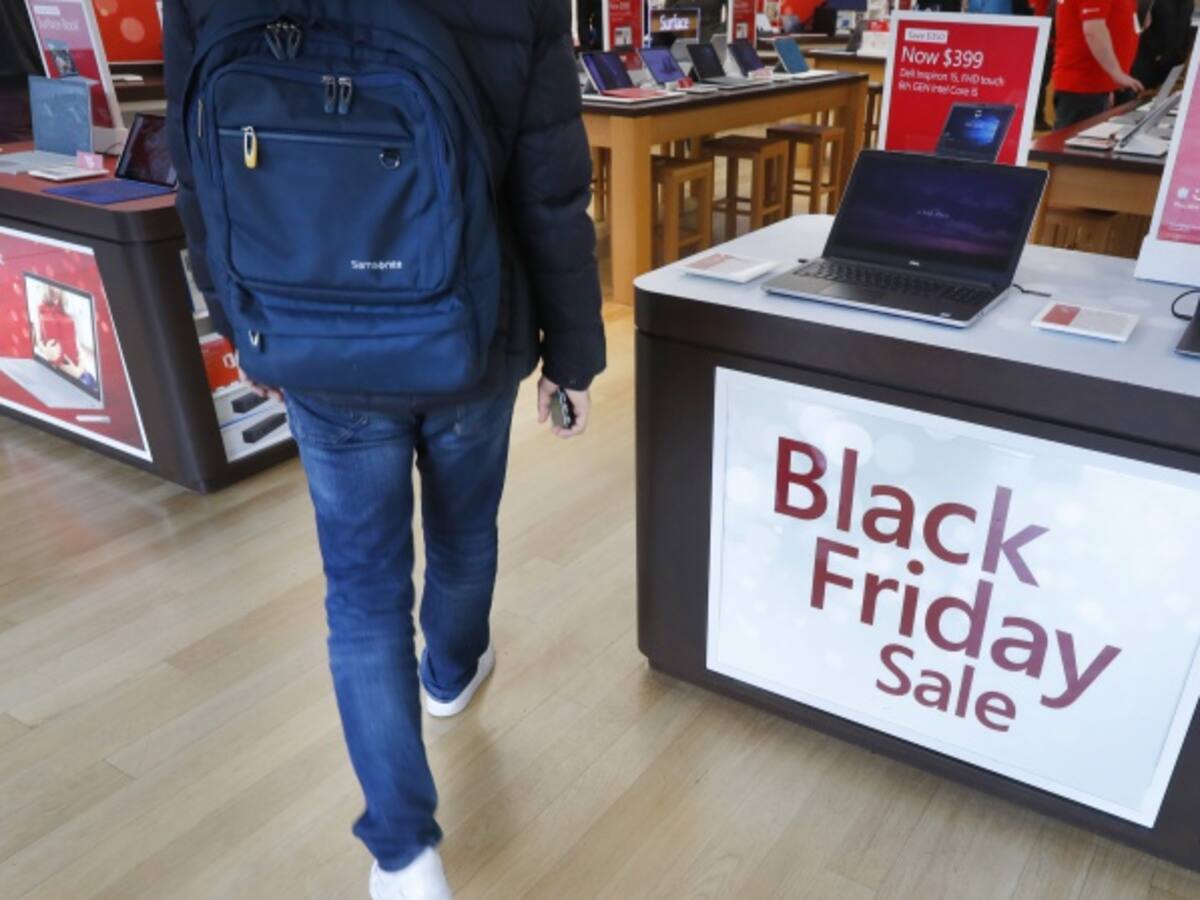 Conozca los 3 factores que influyen en los colombianos al comprar en la web