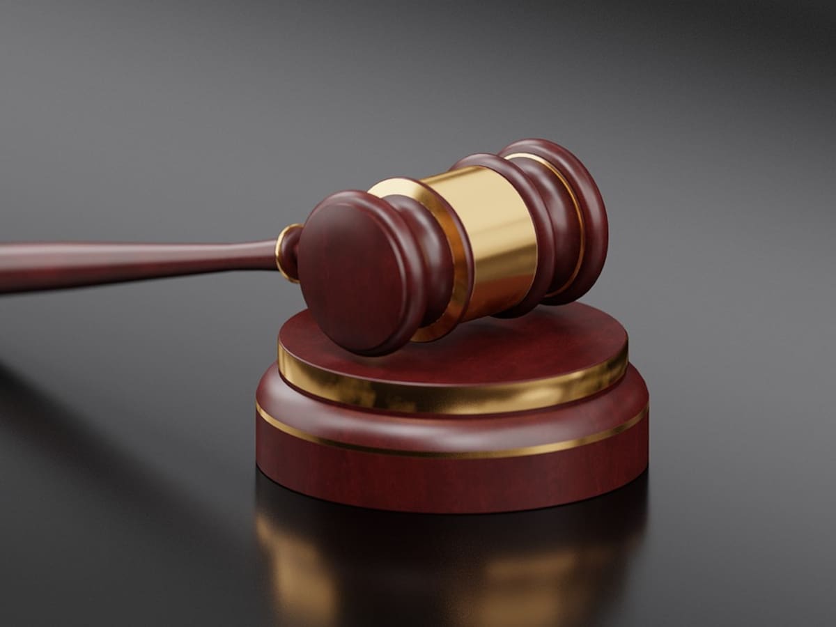 Condenan a seis personas por recibir indemnizaciones ilegales de la desaparecida Telecom