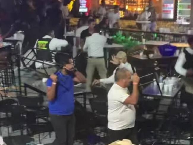 Pelea dentro de la discoteca