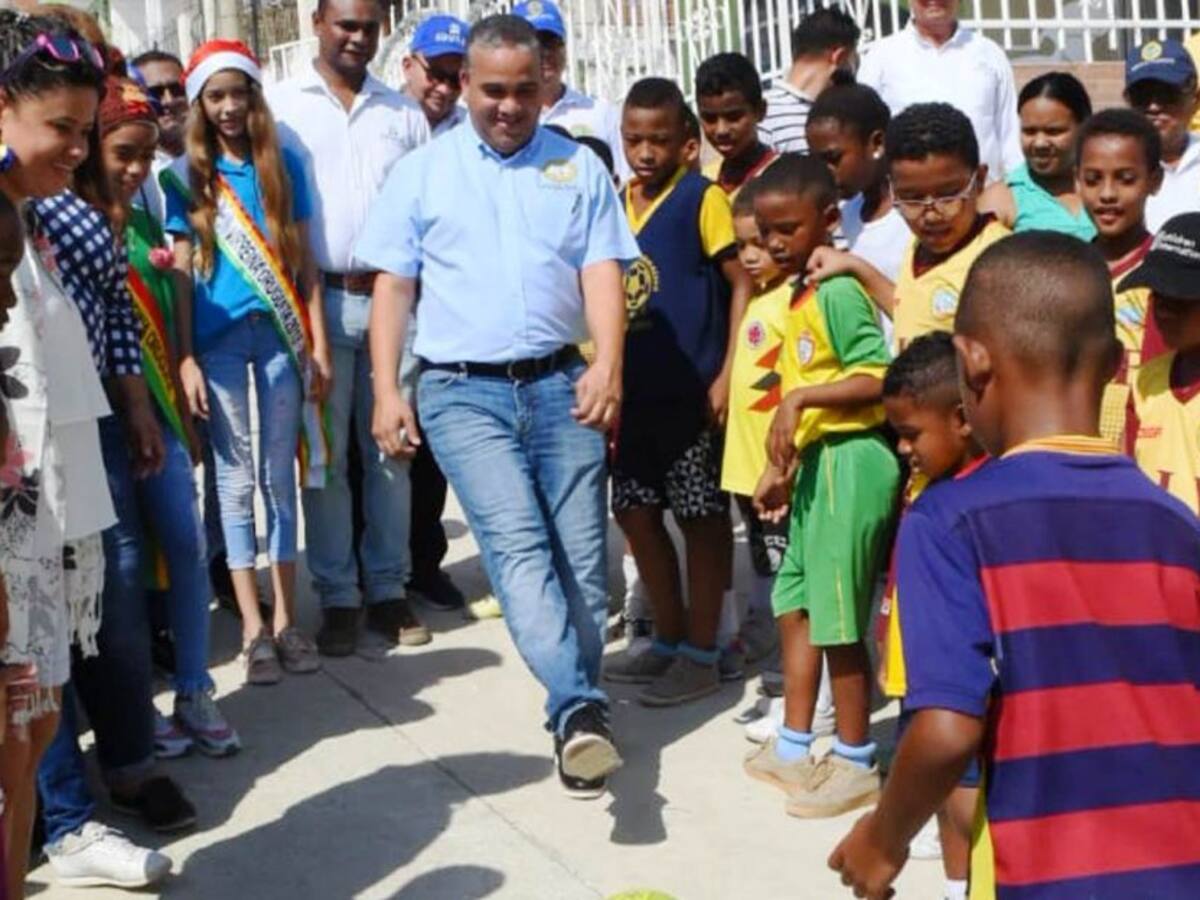 Alcalde Pedrito Pereira entregó dos calles en La María y La Quinta