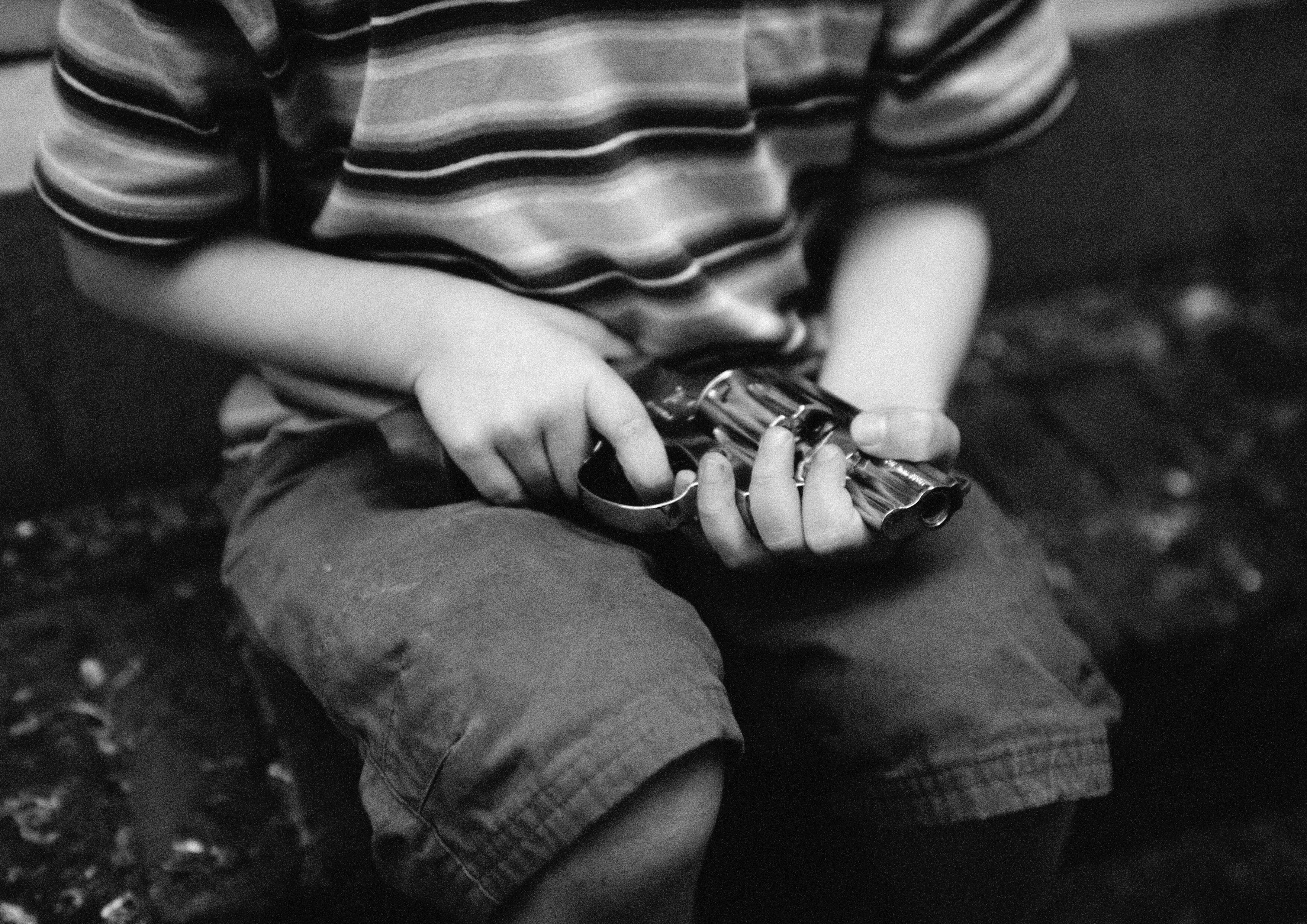 Imagen de referencia de niño armado. Foto: Getty Images