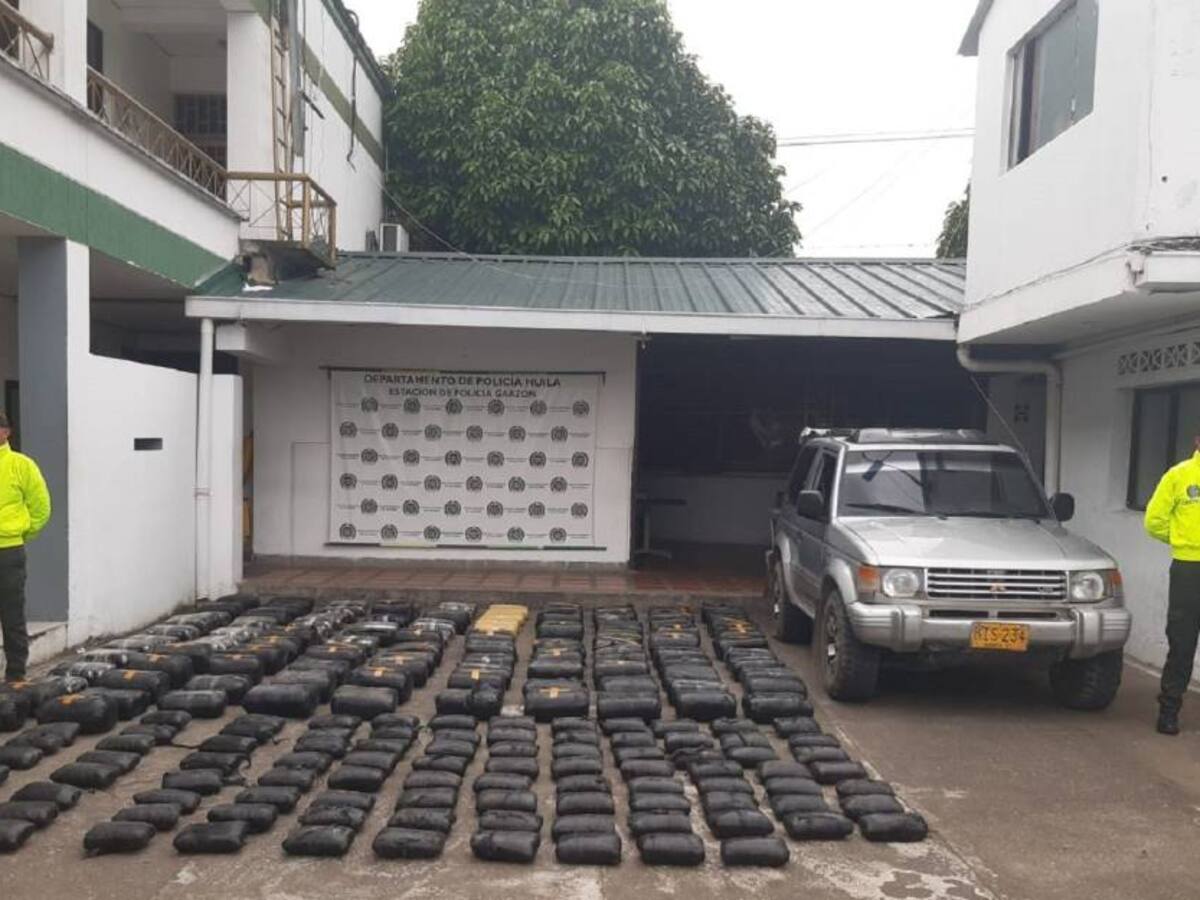 Media tonelada de marihuana fue incautada en vías del Huila
