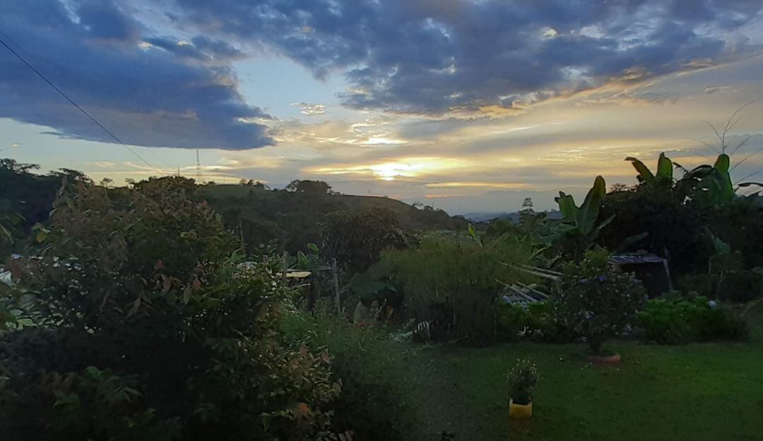 Amanecer desde Filandia en el Quindío