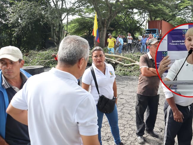 Los manifestantes informaron que la vía continuará cerrada hasta que se cumplan sus peticiones.