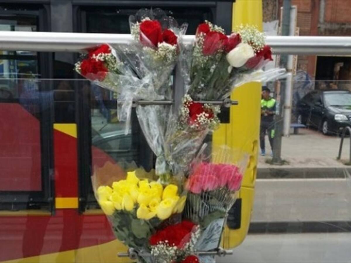Transmilenio detuvo su operación un minuto, en homenaje a la vida
