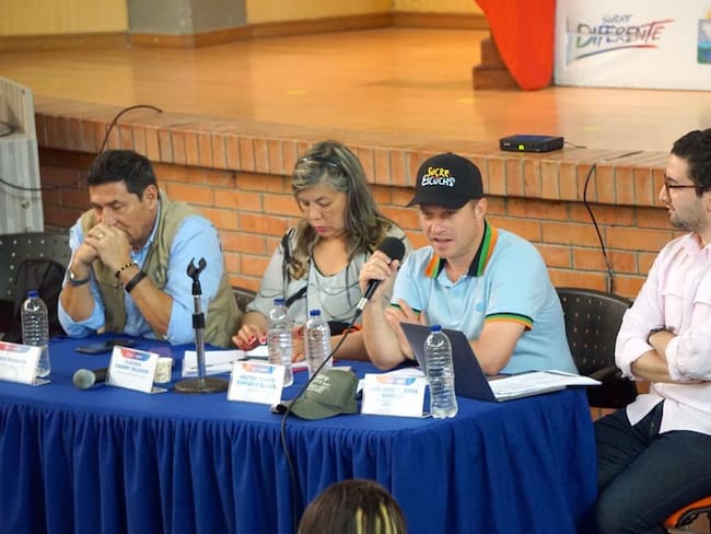 Gobernador de Sucre denuncia supuestas presión del Clan del Golfo a candidatos