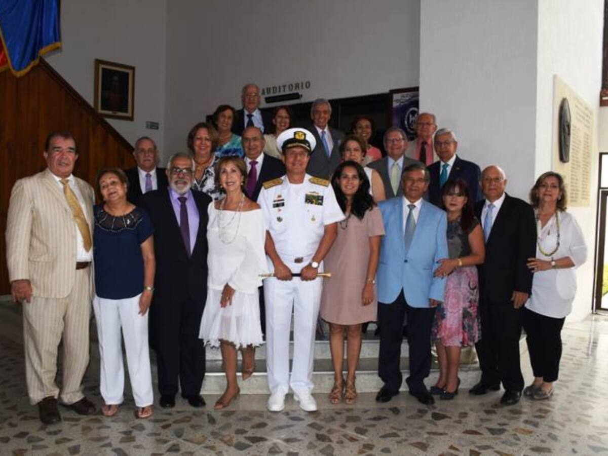 Excomandante de Armada Nacional celebró 50 años de egresado de la Escuela